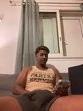 Snapshot of Axel_black10 chatting on March 26, 8:36 pm Axel black10 online show from March 26, 8:36 pm