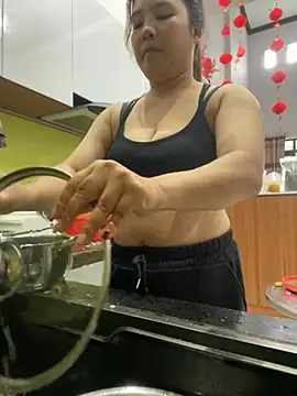 Snapshot of Mie-chan chatting on January 15, 1:32 am Mie-chan online show from January 15, 1:32 am