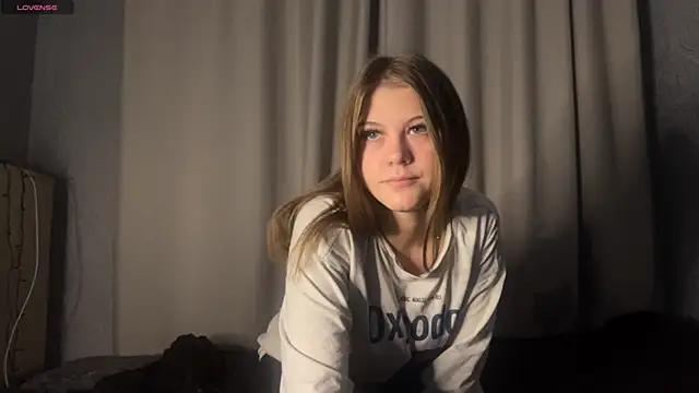 Snapshot of lilkaryne chatting on February 15, 2:47 pm lilkaryne online show from February 15, 2:47 pm