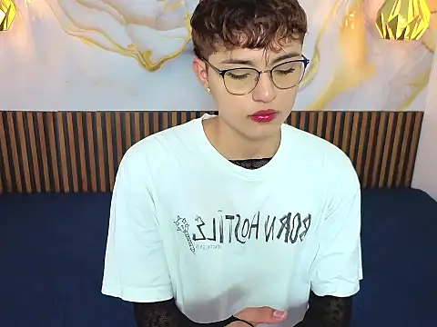 ReneePaz online show from January 14, 6:13 pm