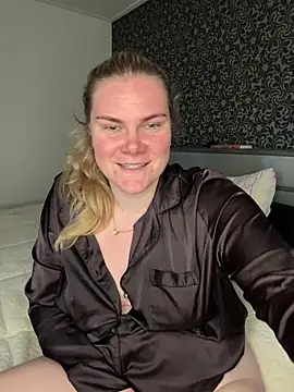 SexyBlondJoanna online show from March 9, 9:13 am