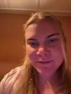 SexyBlondJoanna online show from March 19, 6:12 pm