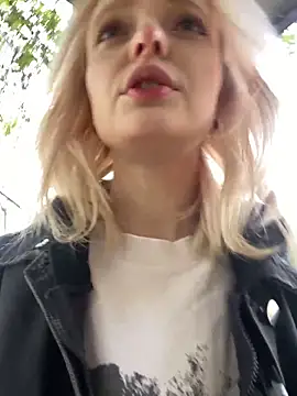 aka Blonde online show from May 21, 7:59 am