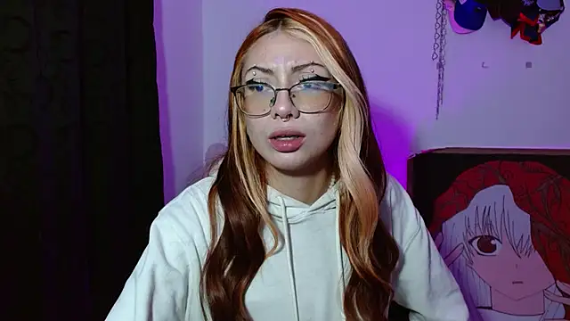 Snapshot of kittymiauu444 chatting on April 4, 4:11 am kittymiauu444 online show from April 4, 4:11 am