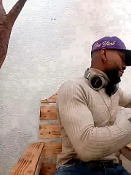 Snapshot of Dante_Knox chatting on May 8, 11:37 am Dante Knox online show from May 8, 11:37 am