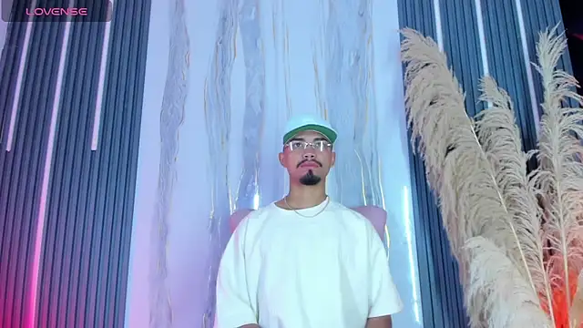 Snapshot of Baby_sexdemon chatting on February 6, 8:34 pm Baby sexdemon online show from February 6, 8:34 pm