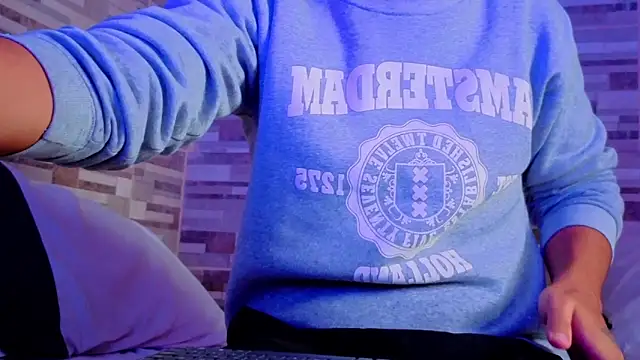 Snapshot of joelcallvil1 chatting on March 27, 12:27 pm joelcallvil1 online show from March 27, 12:27 pm