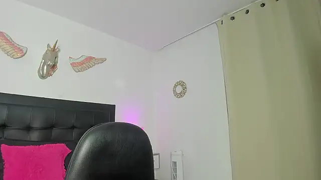 Snapshot of Natalye_23 chatting on March 14, 2:39 am Natalye 23 online show from March 14, 2:39 am