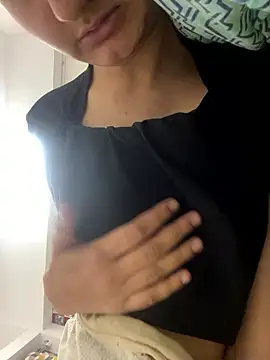 Snapshot of tits8758 chatting on January 13, 1:44 am tits8758 online show from January 13, 1:44 am