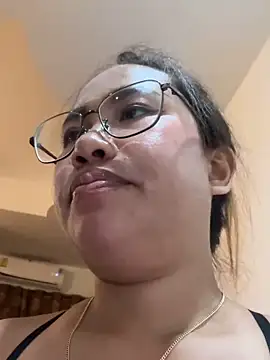 Snapshot of Ponthip chatting on April 5, 6:38 pm Ponthip online show from April 5, 6:38 pm