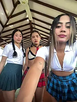 l0lita emi online show from March 7, 2:03 pm