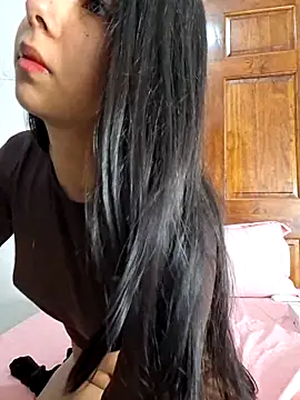 Snapshot of jade03_ chatting on June 1, 4:41 pm jade03 online show from June 1, 4:41 pm