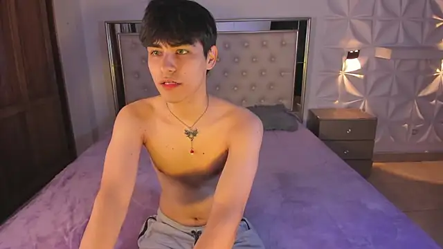 Snapshot of IamJuanJoc chatting on March 19, 3:43 am IamJuanJoc online show from March 19, 3:43 am