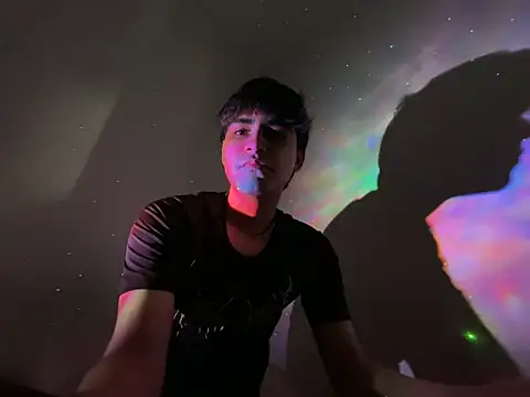 IamJuanJoc online show from June 29, 1:33 pm