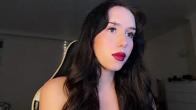Snapshot of dora_grnt chatting on April 18, 1:53 am dora grnt online show from April 18, 1:53 am