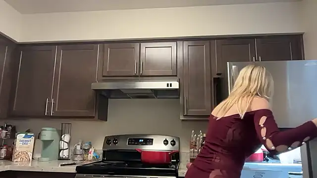 Snapshot of blondebunny999_999 chatting on February 20, 9:59 pm blondebunny999 999 online show from February 20, 9:59 pm