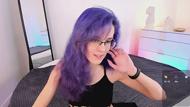 AuraLaunni online show from June 20, 6:49 am