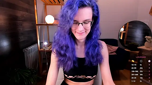 AuraLaunni online show from June 21, 6:49 am