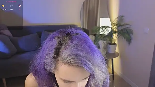 AuraLaunni online show from July 7, 7:34 am