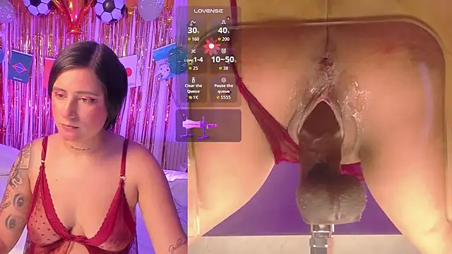 MelanyHolsen online show from July 1, 8:41 pm