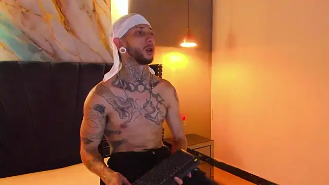 axel valtier online show from January 17, 4:06 am