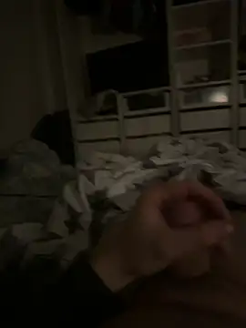 Snapshot of NotatingGrinder chatting on March 10, 1:43 am NotatingGrinder online show from March 10, 1:43 am