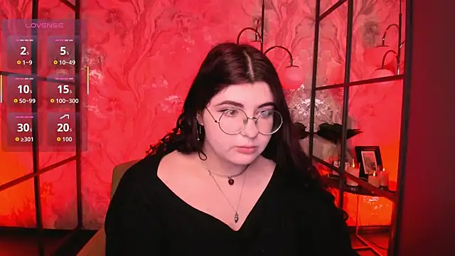 Snapshot of Siena_aa chatting on April 4, 9:23 pm Siena aa online show from April 4, 9:23 pm
