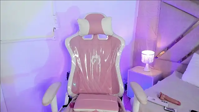 gemma roberts  online show from February 23, 1:36 am