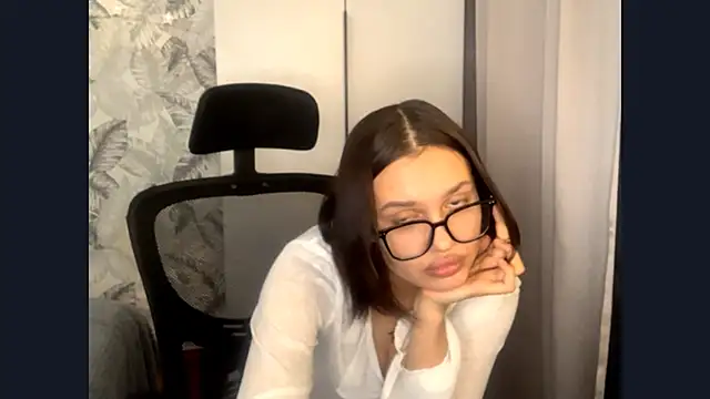 LuciaBanga online show from February 3, 12:21 pm