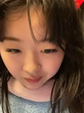 Snapshot of Mloy-01 chatting on March 12, 2:45 pm Mloy-01 online show from March 12, 2:45 pm