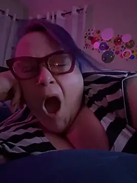 Snapshot of theUnihorniest chatting on March 3, 3:56 am theUnihorniest online show from March 3, 3:56 am