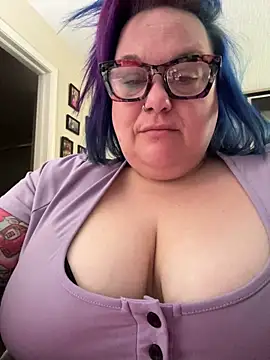 Snapshot of theUnihorniest chatting on March 28, 8:30 pm theUnihorniest online show from March 28, 8:30 pm