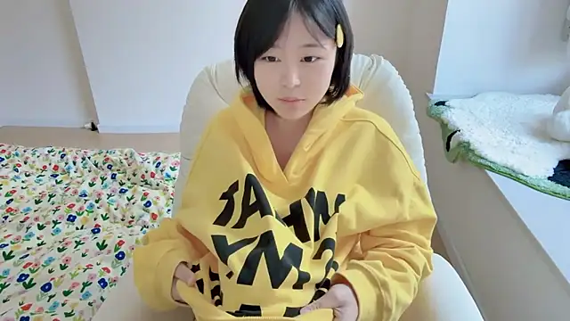 Snapshot of Onefiona chatting on March 27, 7:36 am Onefiona online show from March 27, 7:36 am