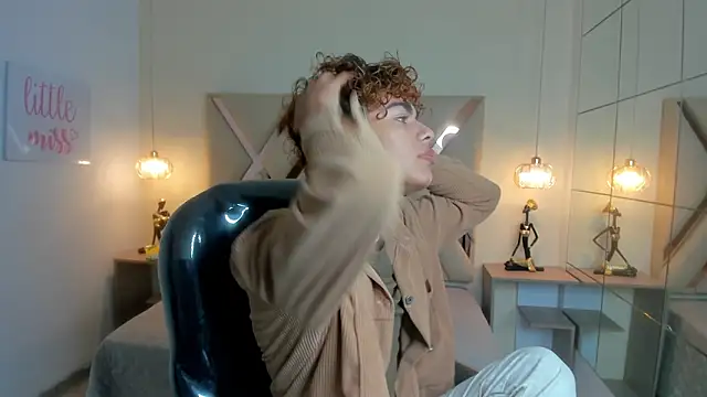 Snapshot of Anyelo_Twink chatting on March 16, 8:35 pm Anyelo Twink online show from March 16, 8:35 pm