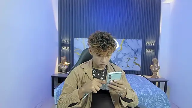 Snapshot of Anyelo_Twink chatting on March 20, 4:17 am Anyelo Twink online show from March 20, 4:17 am