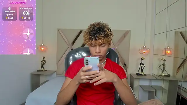 Snapshot of Anyelo_Twink chatting on March 28, 5:07 am Anyelo Twink online show from March 28, 5:07 am