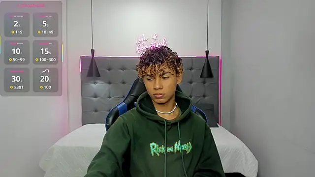 Snapshot of Anyelo_Twink chatting on April 11, 10:36 pm Anyelo Twink online show from April 11, 10:36 pm