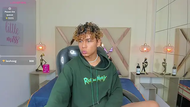 Snapshot of Anyelo_Twink chatting on May 5, 4:04 pm Anyelo Twink online show from May 5, 4:04 pm