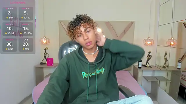 Snapshot of Anyelo_Twink chatting on May 9, 3:56 am Anyelo Twink online show from May 9, 3:56 am
