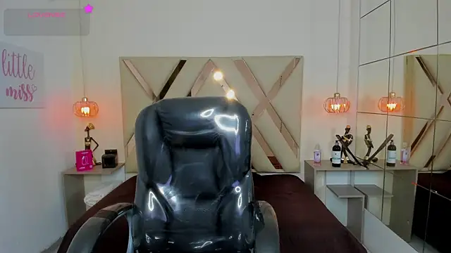 Snapshot of Anyelo_Twink chatting on June 15, 4:47 am Anyelo Twink online show from June 15, 4:47 am