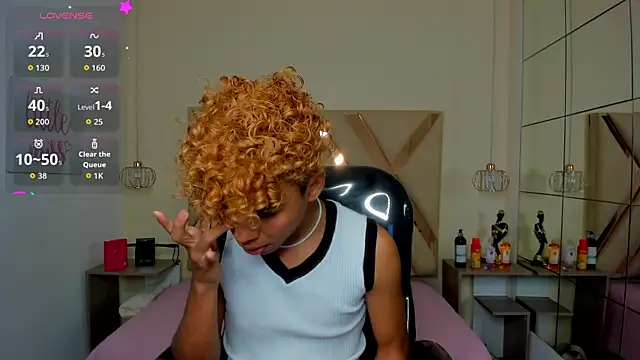 Snapshot of Anyelo_Twink chatting on July 28, 4:30 am Anyelo Twink online show from July 28, 4:30 am