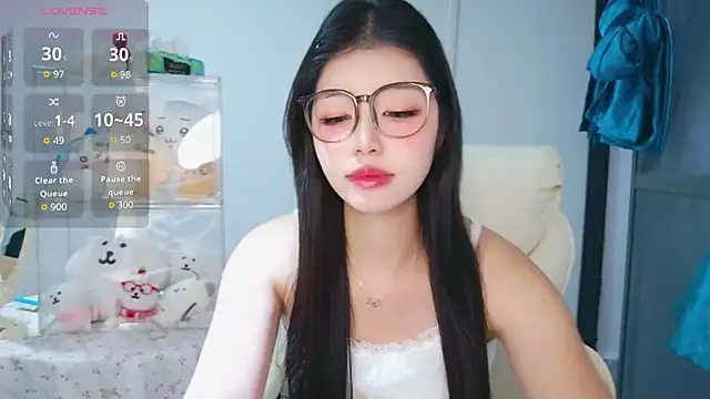 -XiaoYu-777 online show from March 17, 8:50 am