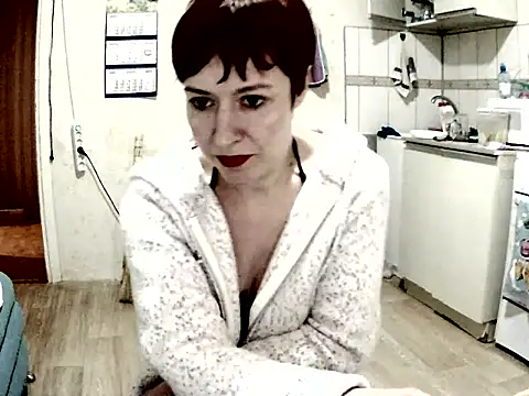 Fruittellalove online show from February 2, 1:10 pm