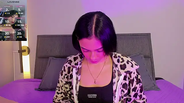 Snapshot of lilith_petit_ chatting on June 4, 12:44 pm lilith petit online show from June 4, 12:44 pm