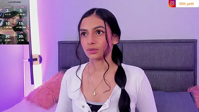 Snapshot of lilith_petit_ chatting on July 28, 3:21 pm lilith petit online show from July 28, 3:21 pm