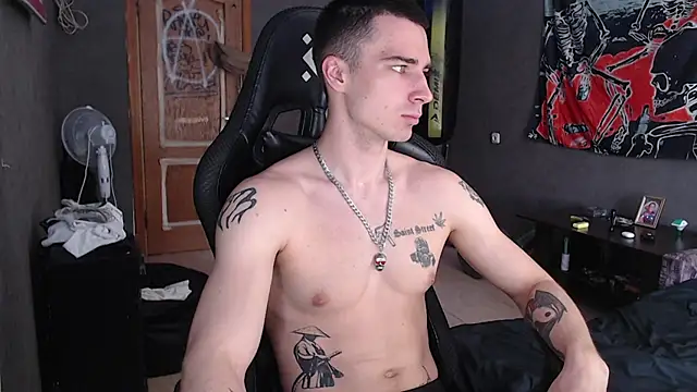 Snapshot of Jack_loveeee chatting on June 19, 8:29 am Jack loveeee online show from June 19, 8:29 am