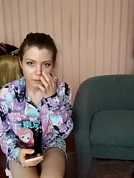 MochiNy4n online show from June 16, 5:26 pm