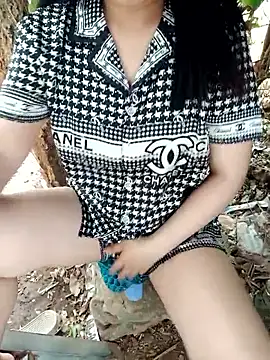 Snapshot of EnzxMoon02 chatting on January 16, 5:22 am EnzxMoon02 online show from January 16, 5:22 am