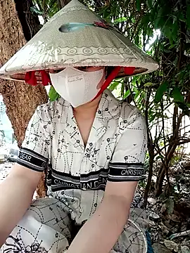 Snapshot of EnzxMoon02 chatting on January 17, 3:55 am EnzxMoon02 online show from January 17, 3:55 am