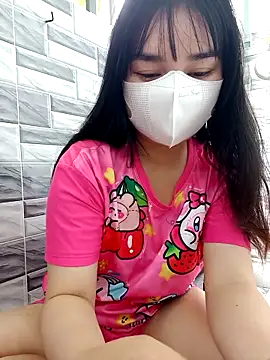 Snapshot of EnzxMoon02 chatting on March 8, 5:55 am EnzxMoon02 online show from March 8, 5:55 am